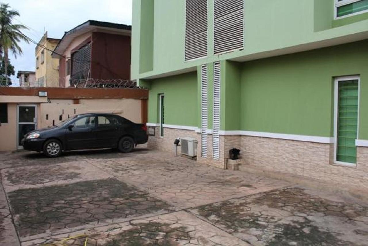 Theodawn @ 29 3* Ikeja